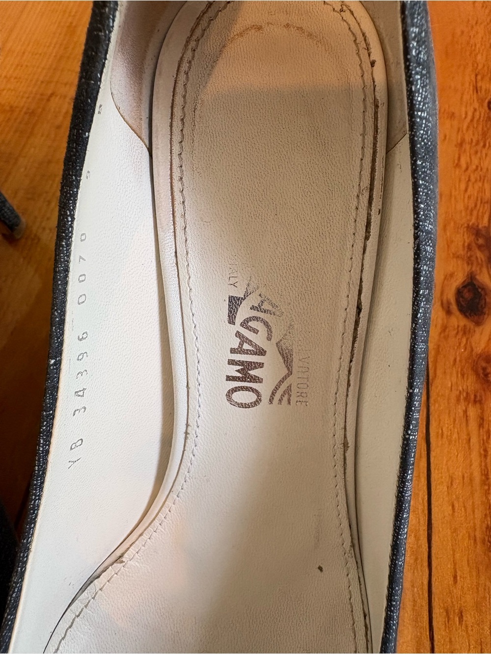 Salvatore Ferragamo Carlden Pumps | Size 9 | Blue | Box & Dust Bag | Italy - Picture 7 of 12
